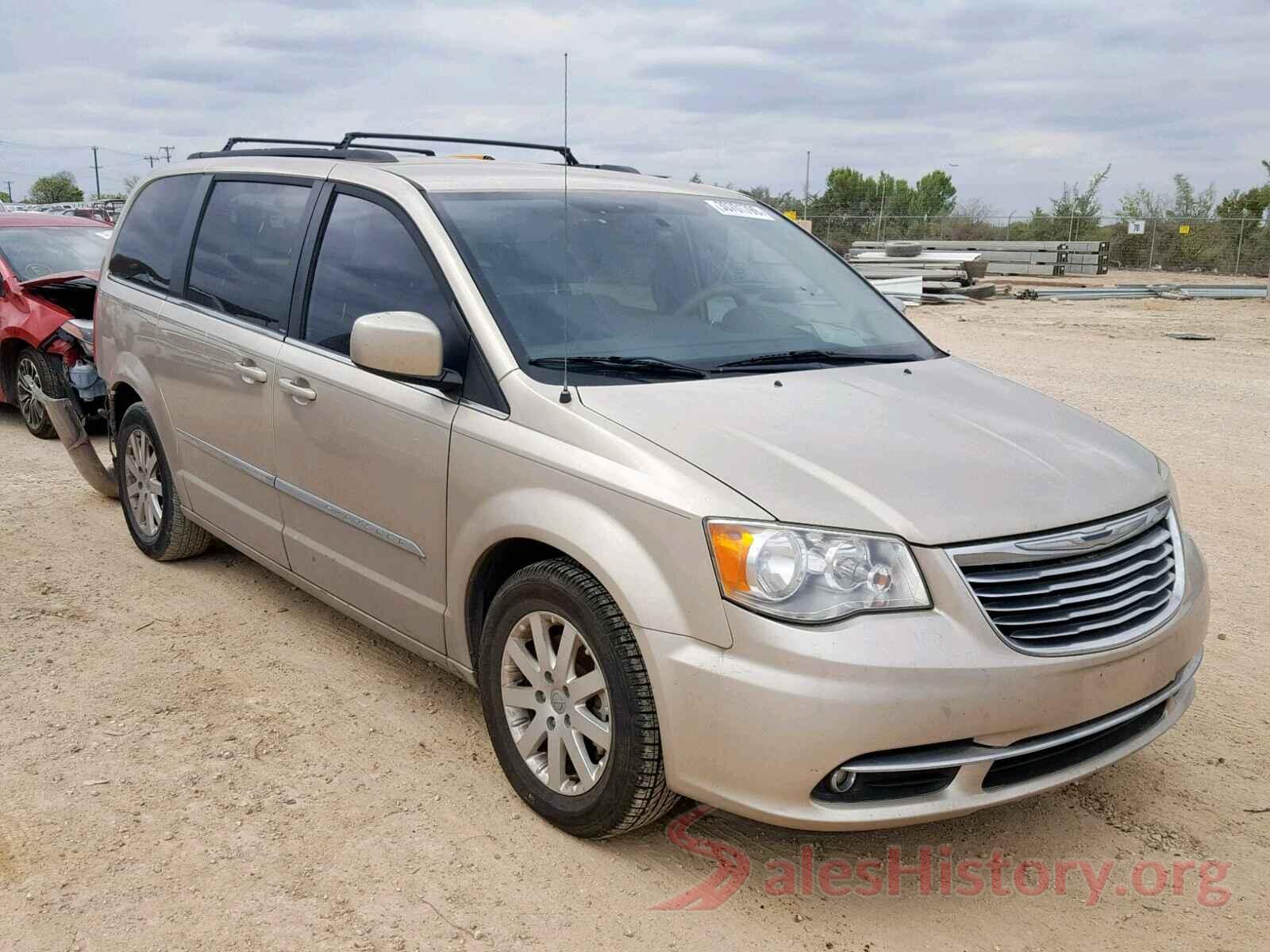 KNDJ23AU9M7785682 2013 CHRYSLER TOWN & COU