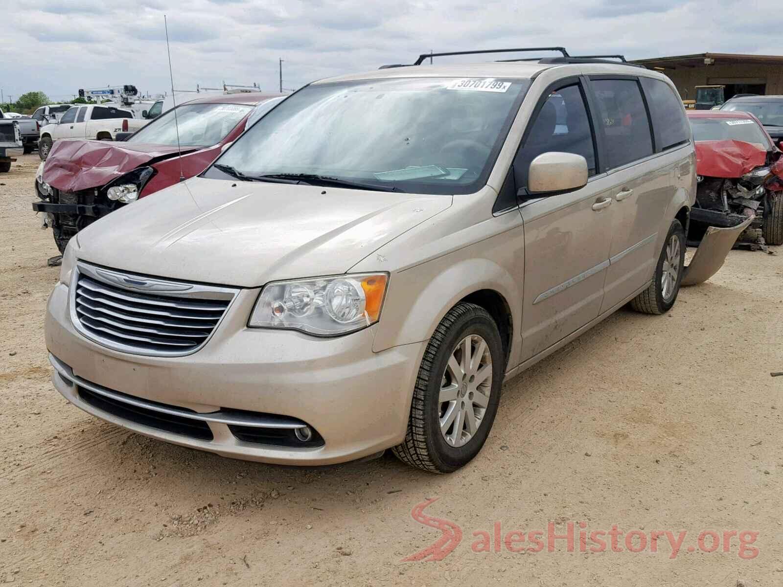 KNDJ23AU9M7785682 2013 CHRYSLER TOWN & COU