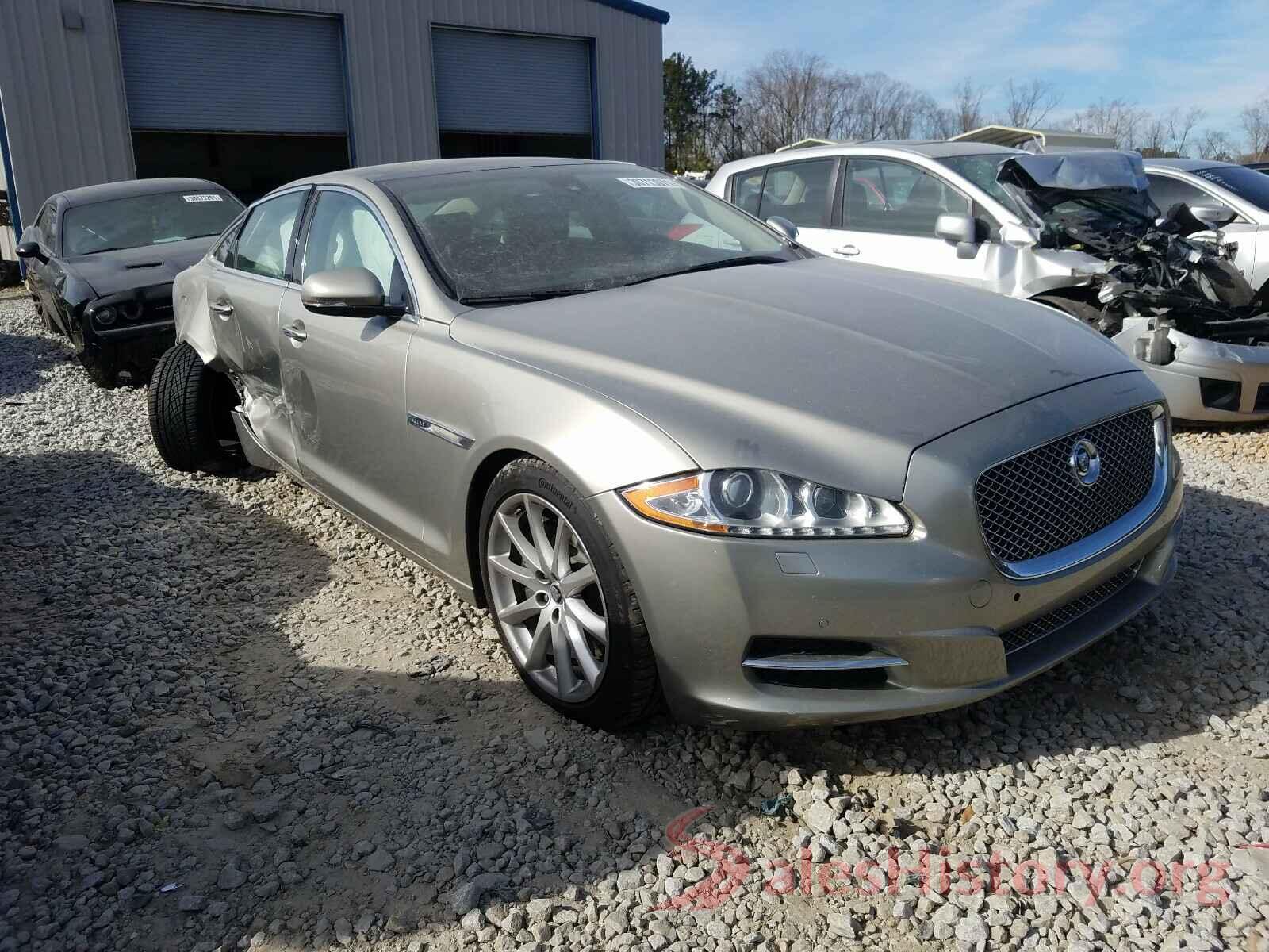 5YFBURHE8HP733643 2011 JAGUAR XJ