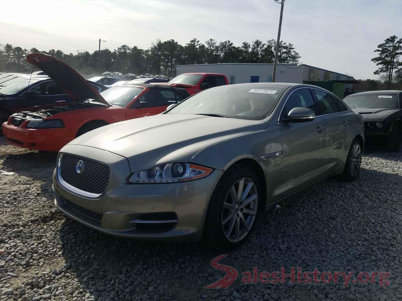 5YFBURHE8HP733643 2011 JAGUAR XJ