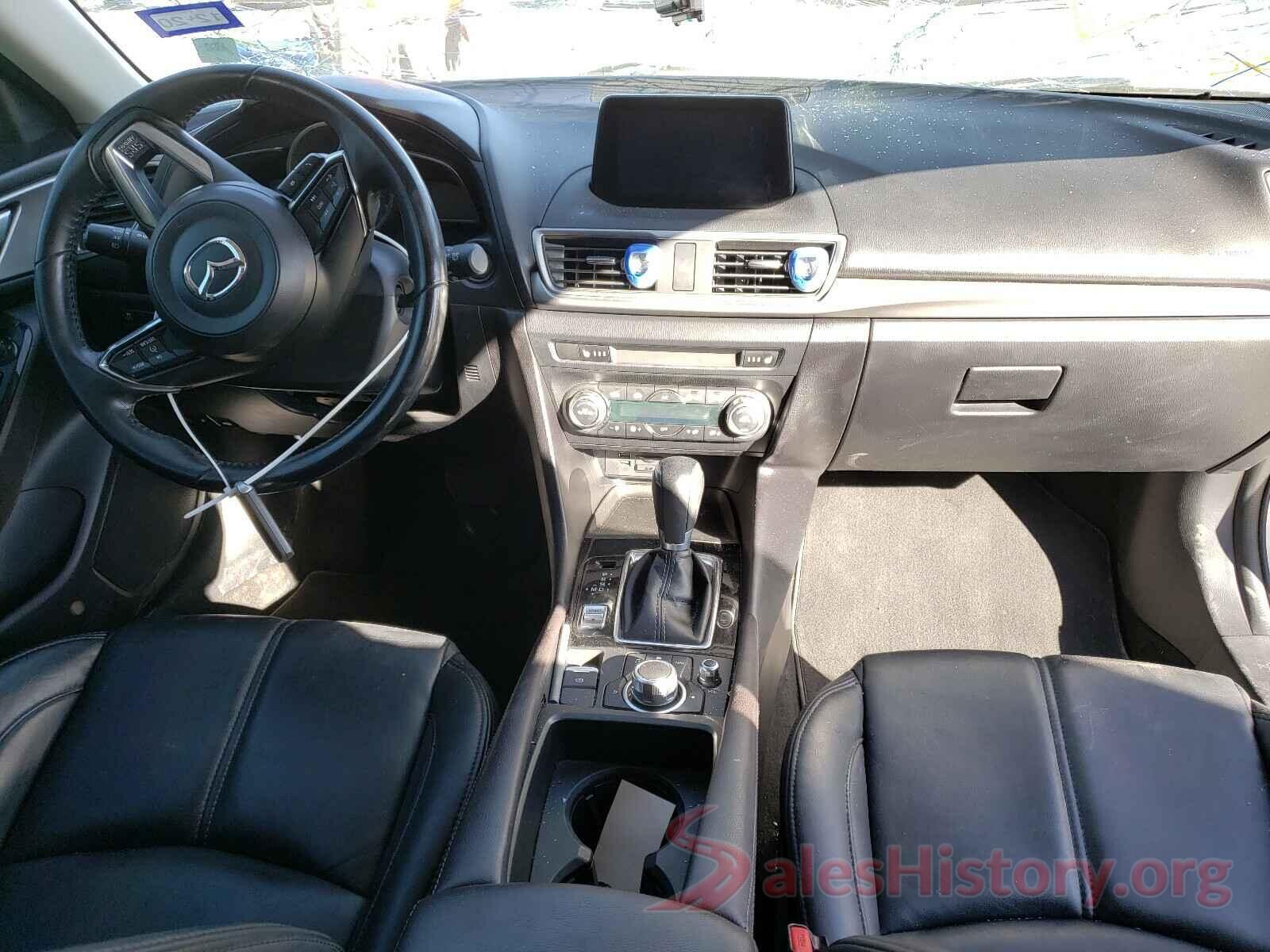 3MZBN1L32JM181555 2018 MAZDA 3