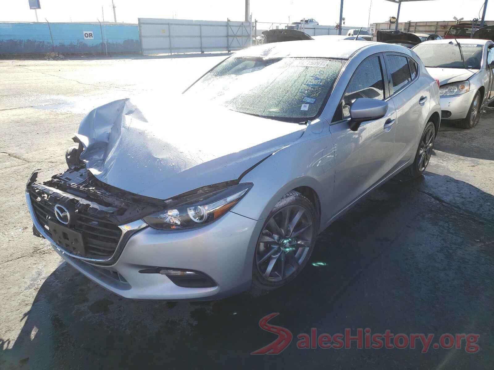 3MZBN1L32JM181555 2018 MAZDA 3