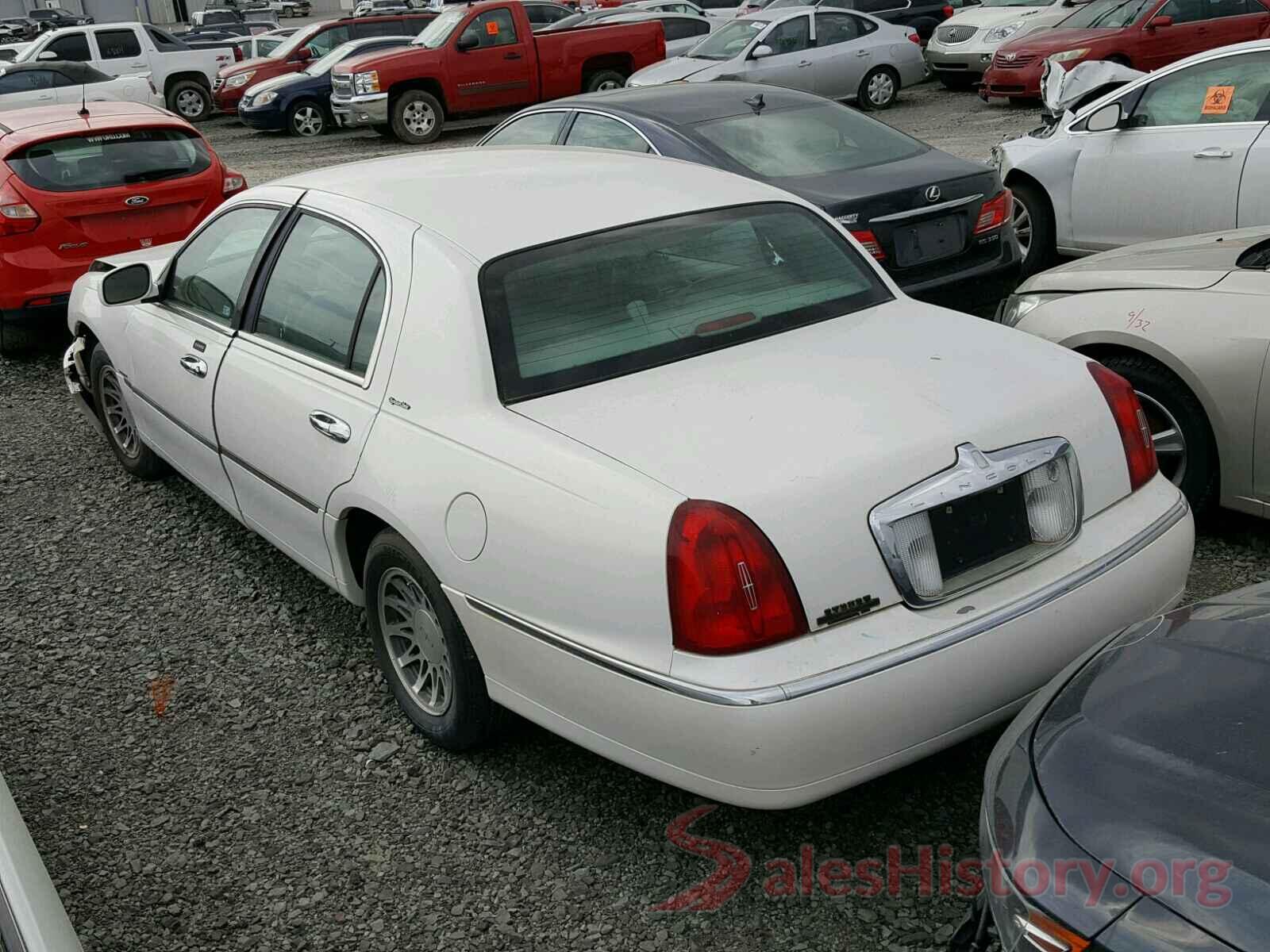 5YFBURHE9GP466754 2000 LINCOLN TOWNCAR