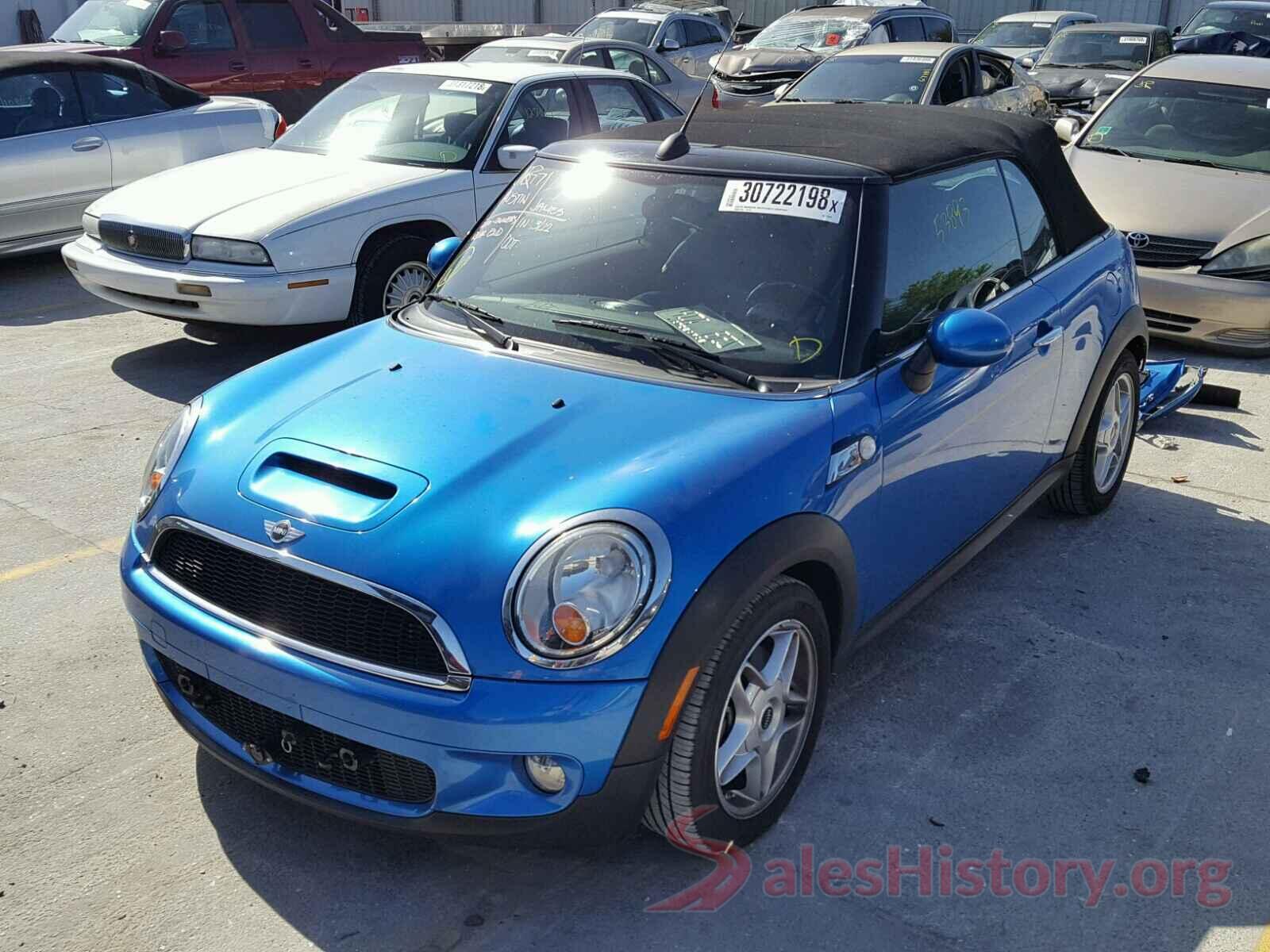 3N1CN8EV6LL853272 2010 MINI COOPER