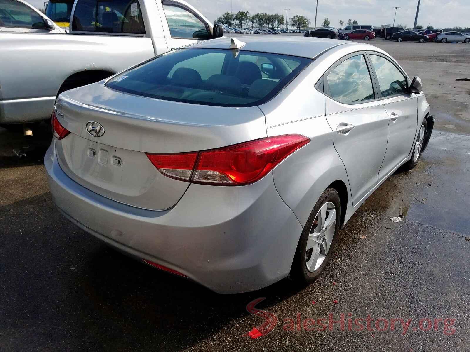 5XYPG4A33HG284563 2013 HYUNDAI ELANTRA