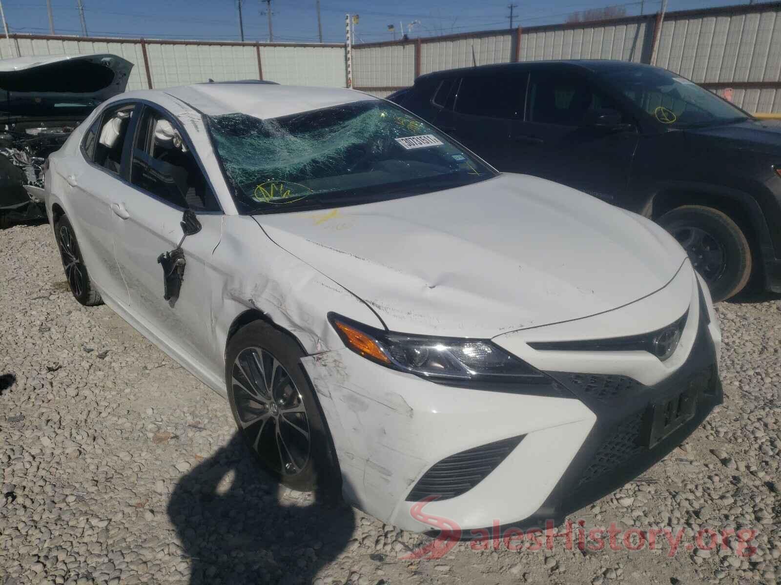 4T1B11HK1JU577059 2018 TOYOTA CAMRY