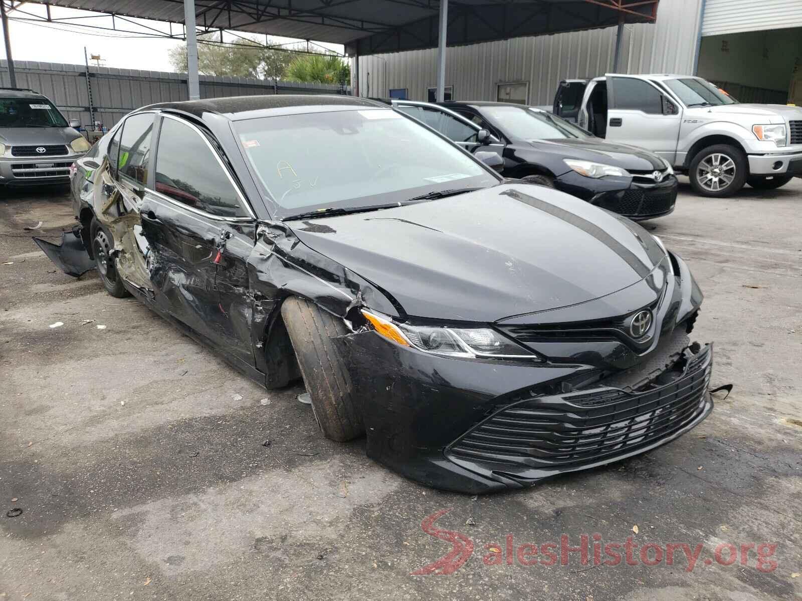 4T1B11HK8JU098458 2018 TOYOTA CAMRY