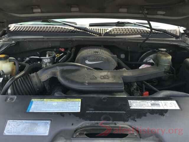 3N1CP5CU9KL538208 2001 GMC YUKON