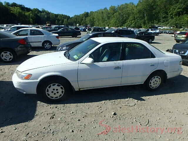 5TFCZ5ANXKX185680 1998 TOYOTA CAMRY