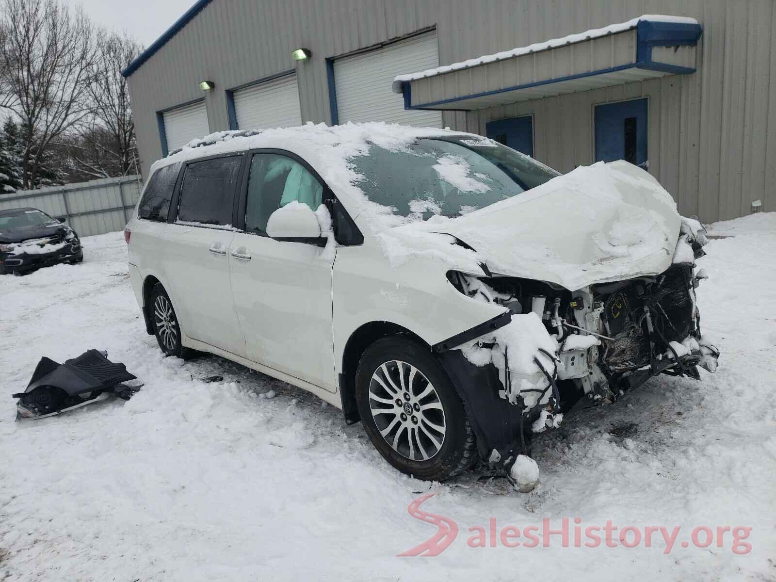 5TDYZ3DC2JS936439 2018 TOYOTA SIENNA