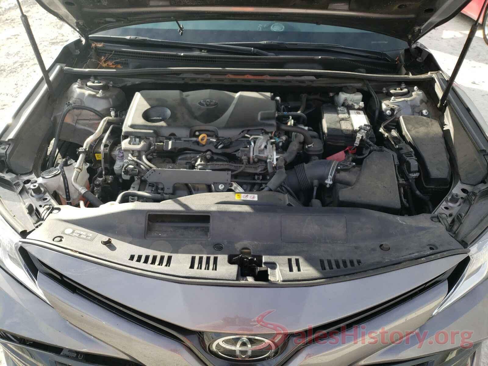 4T1B11HK8JU589421 2018 TOYOTA CAMRY