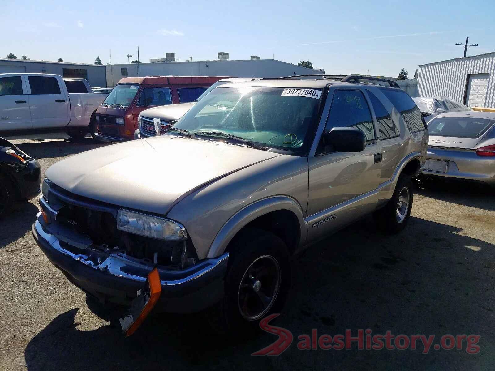 JA4AP3AU2GZ065404 2000 CHEVROLET BLAZER