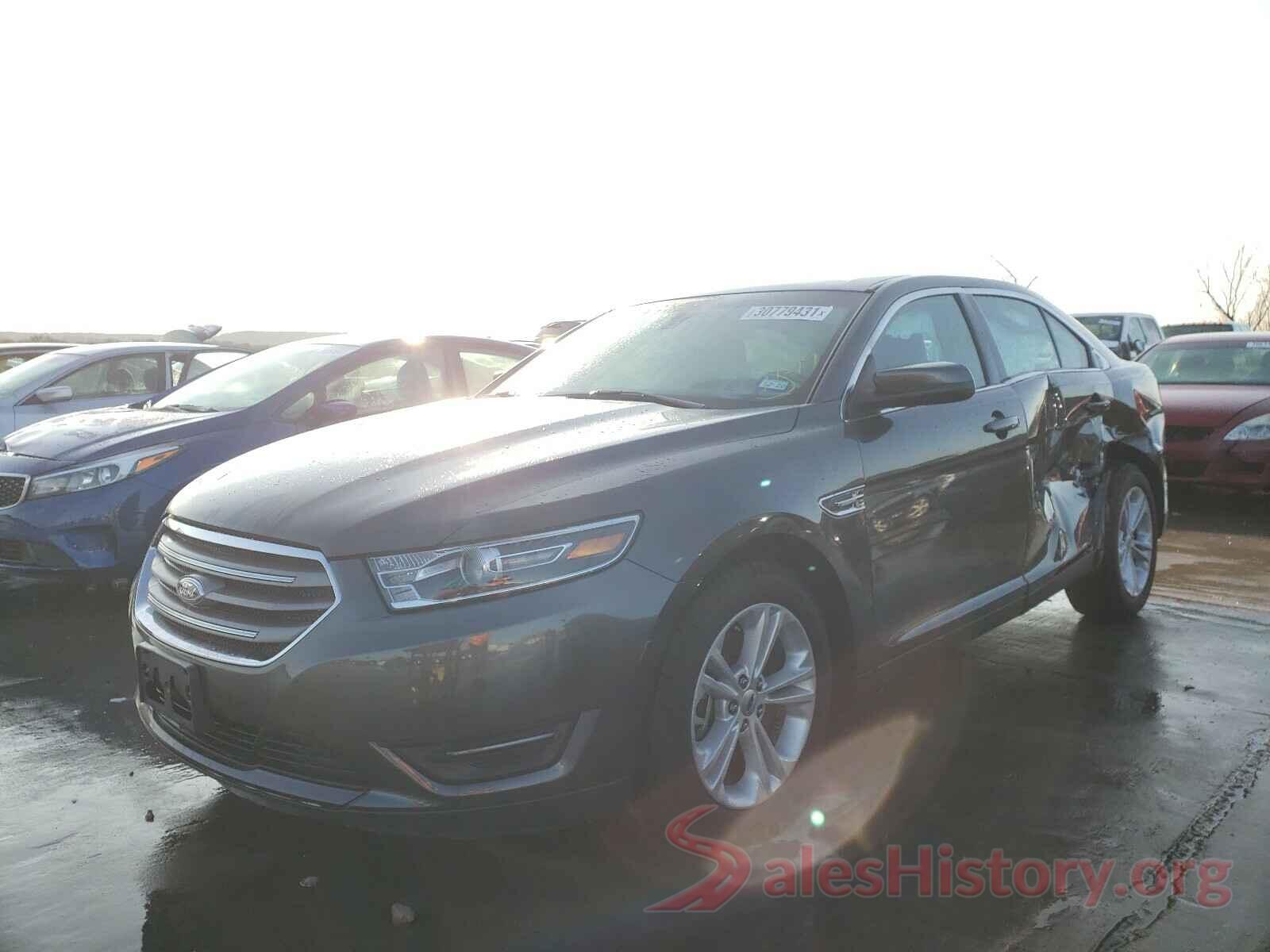 1FAHP2E8XJG101098 2018 FORD TAURUS