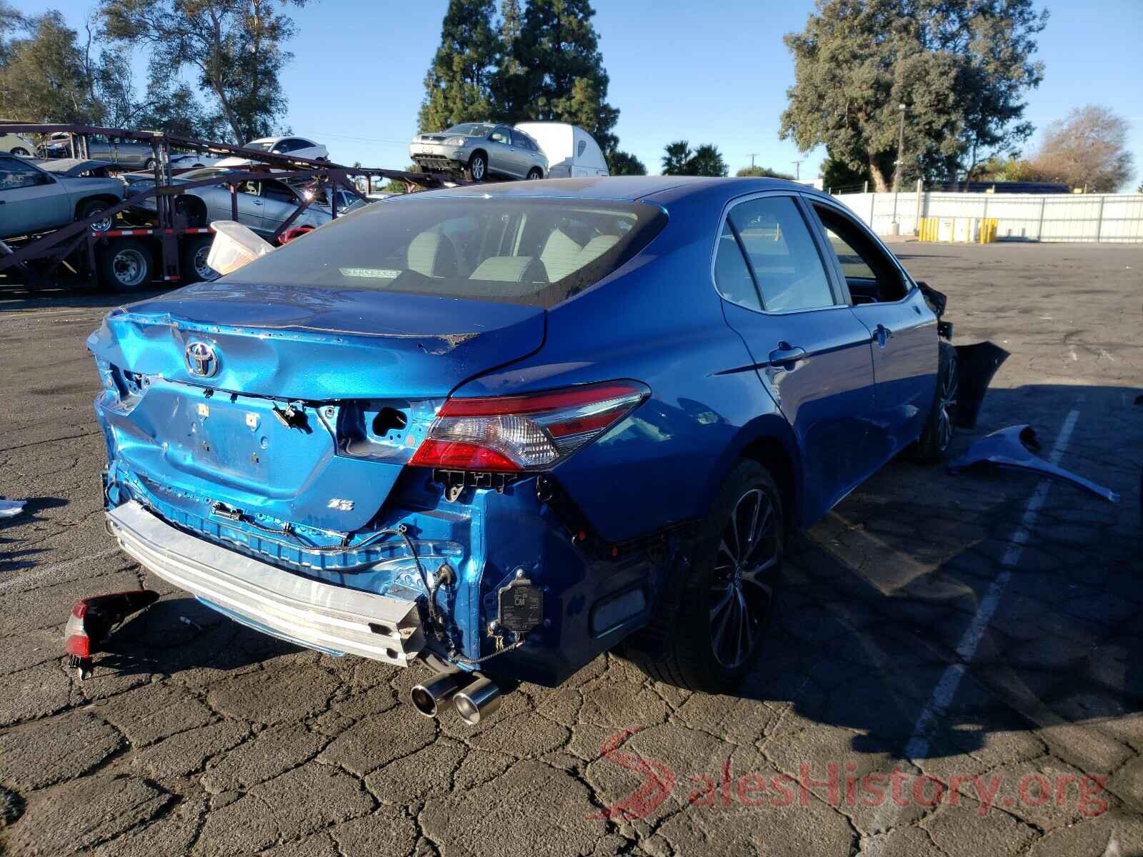 4T1B11HK9JU042495 2018 TOYOTA CAMRY