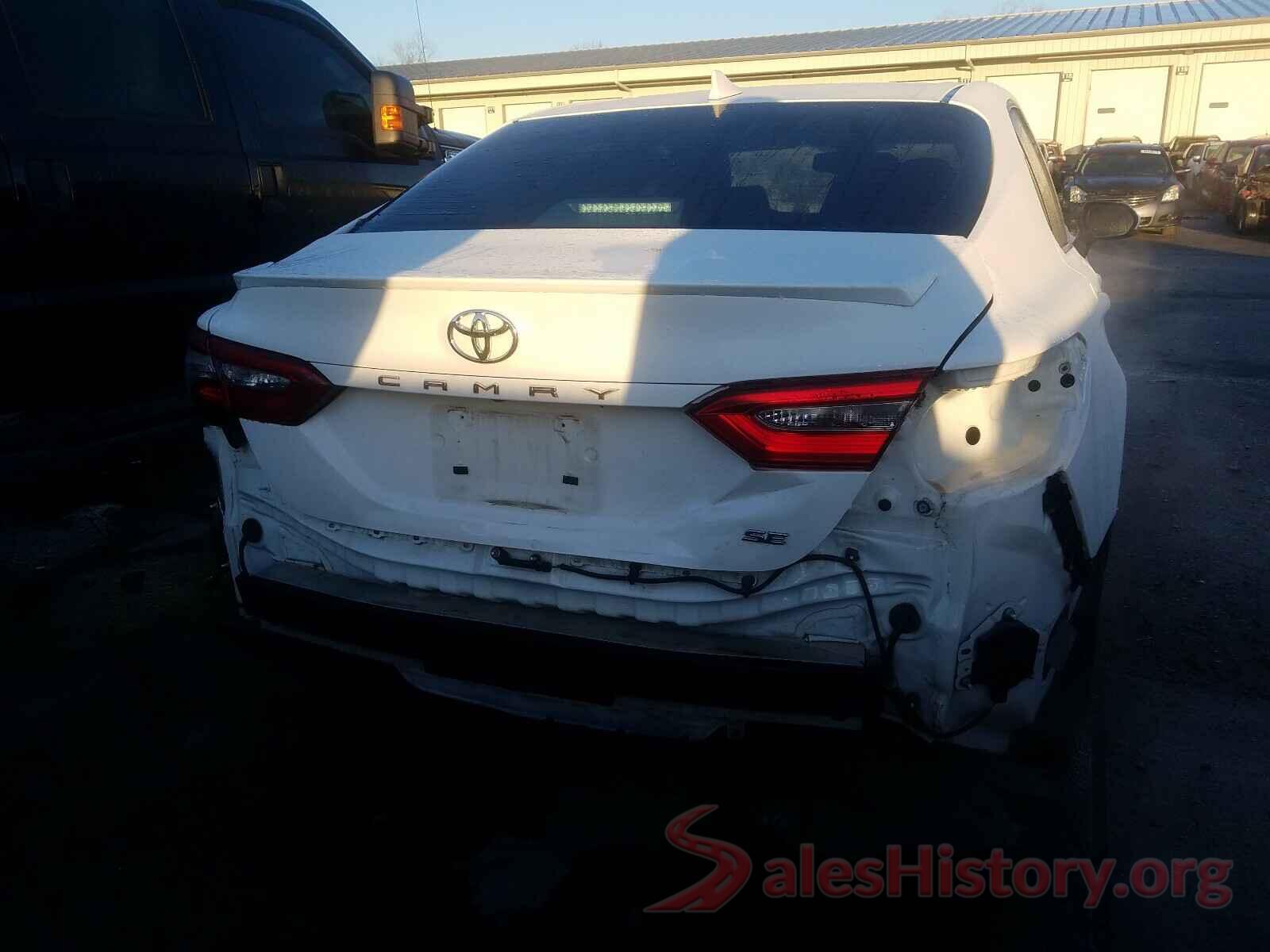 4T1B11HK0JU659316 2018 TOYOTA CAMRY