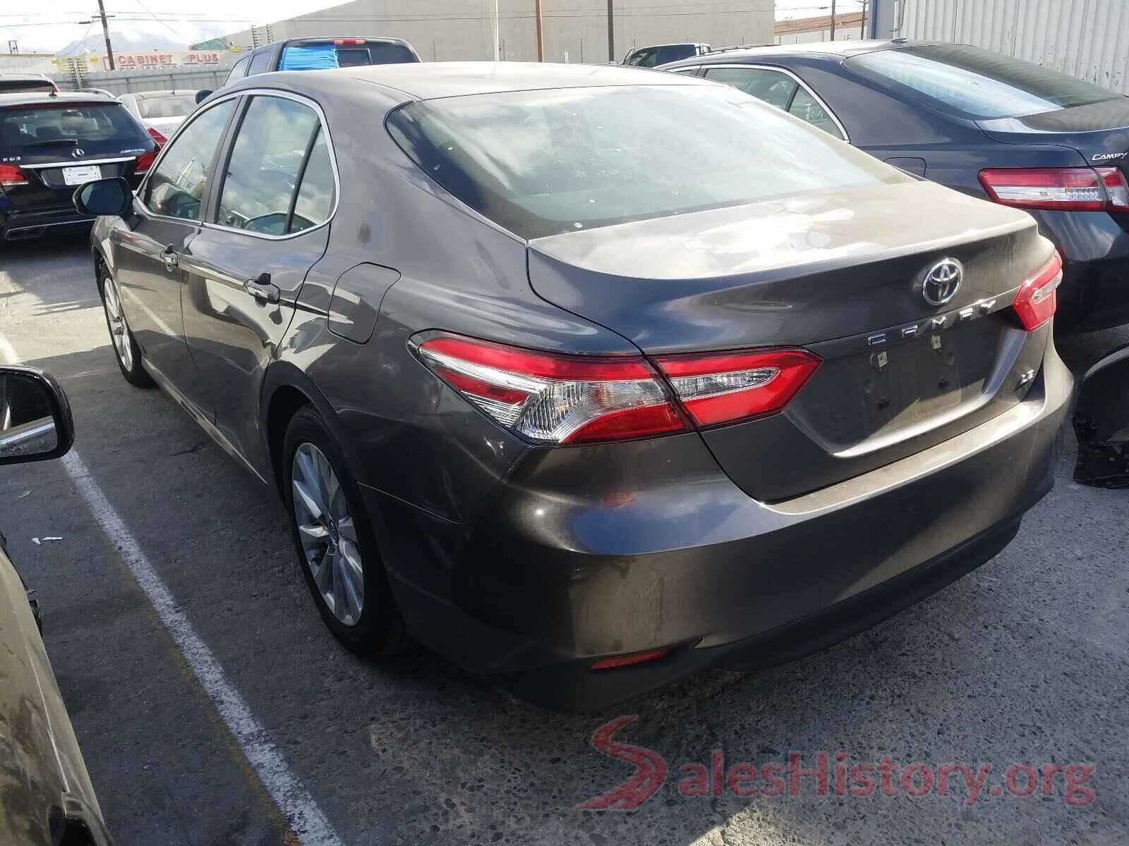 4T1B11HK7JU093686 2018 TOYOTA CAMRY