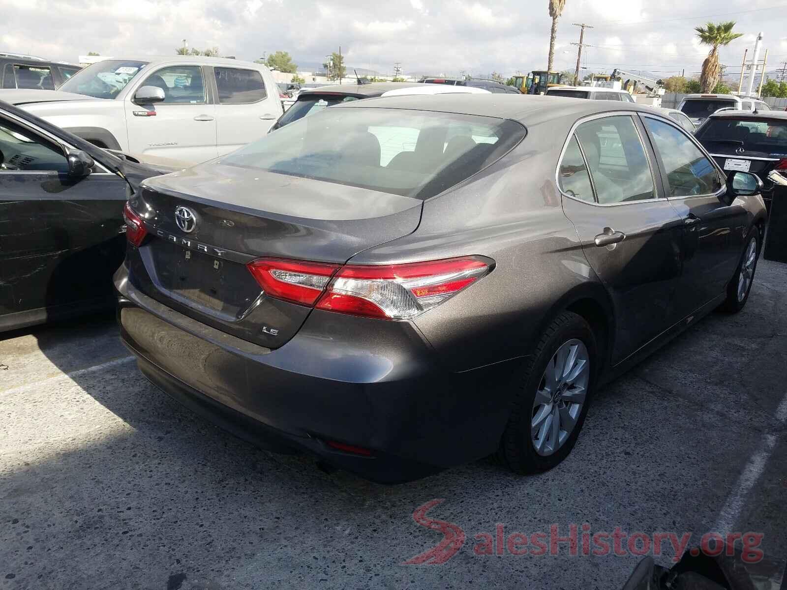 4T1B11HK7JU093686 2018 TOYOTA CAMRY