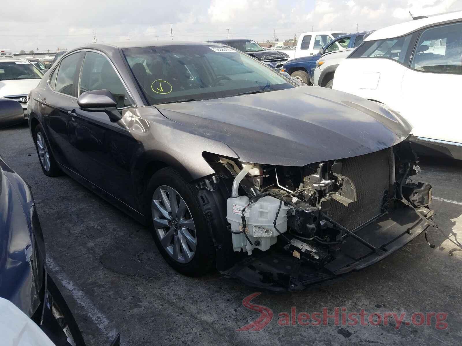 4T1B11HK7JU093686 2018 TOYOTA CAMRY