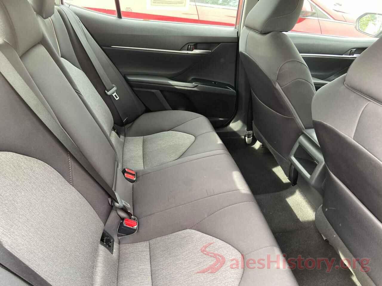 4T1B11HK7JU077617 2018 TOYOTA CAMRY