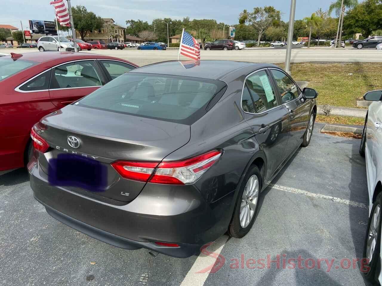 4T1B11HK7JU077617 2018 TOYOTA CAMRY