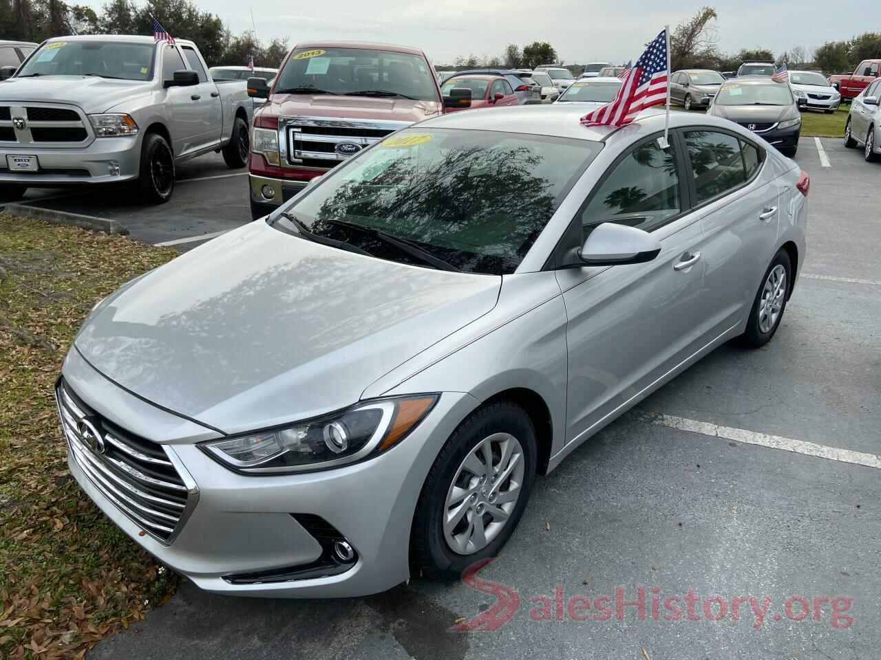 5NPD74LF8HH211062 2017 HYUNDAI ELANTRA