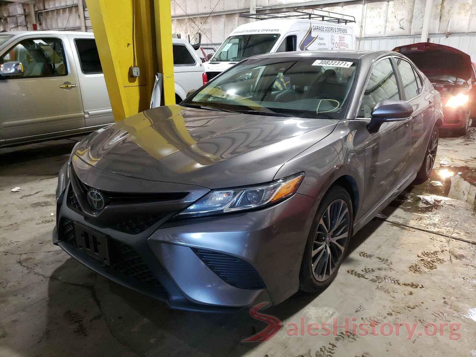 4T1B11HKXJU095951 2018 TOYOTA CAMRY