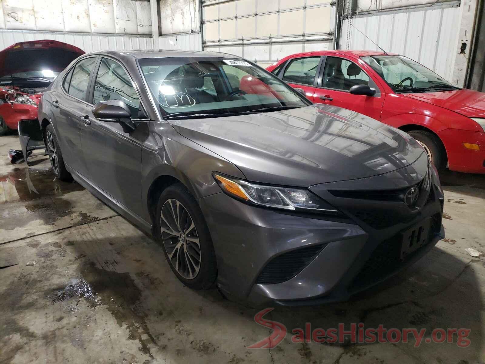 4T1B11HKXJU095951 2018 TOYOTA CAMRY