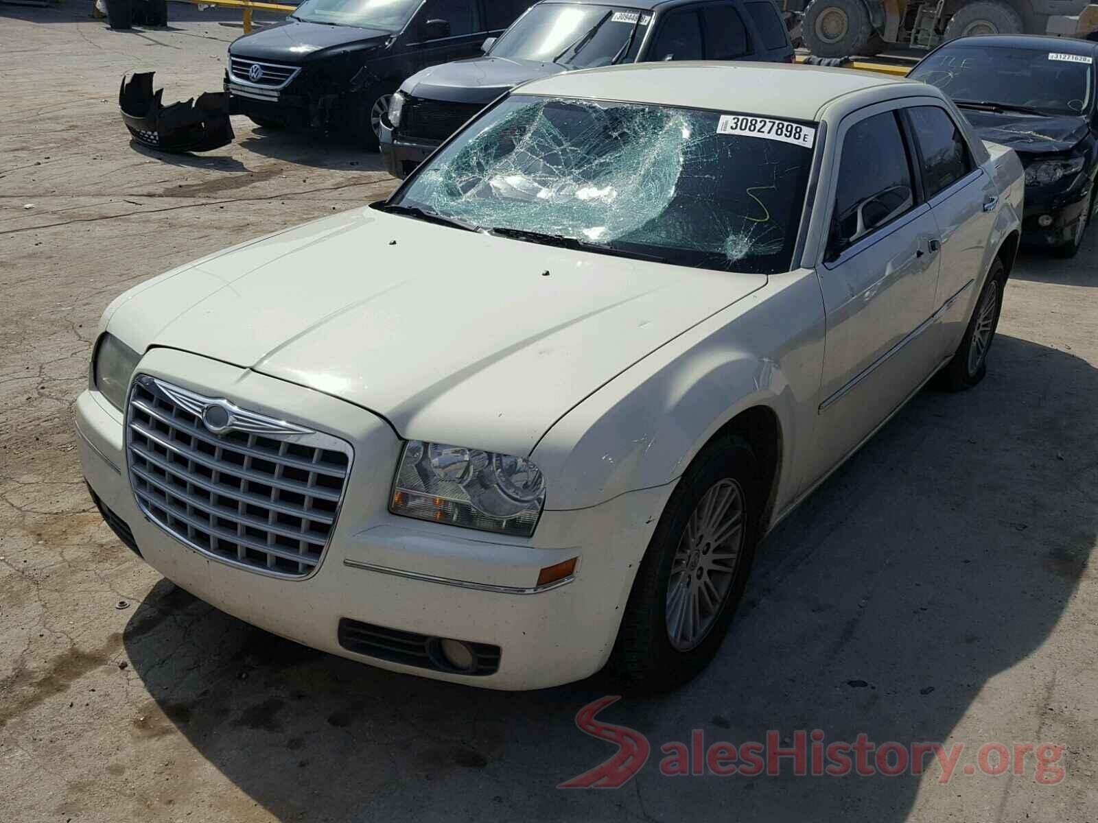 1FMCU9J9XHUE31643 2010 CHRYSLER 300