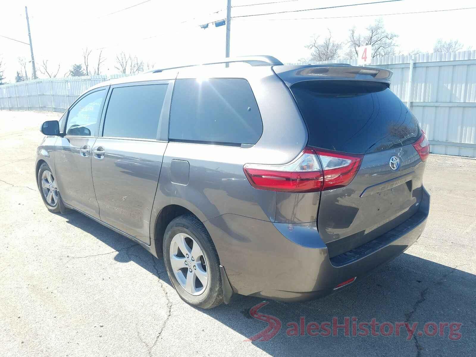 5TDKZ3DC9HS892116 2017 TOYOTA SIENNA