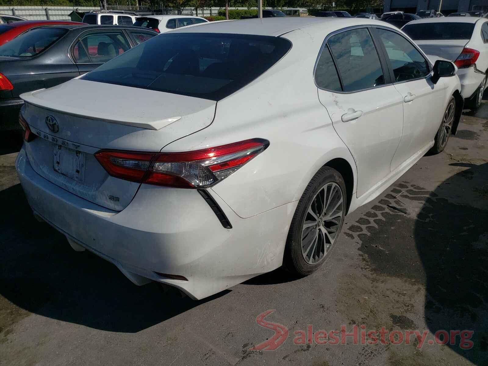 4T1B11HK0JU131680 2018 TOYOTA CAMRY