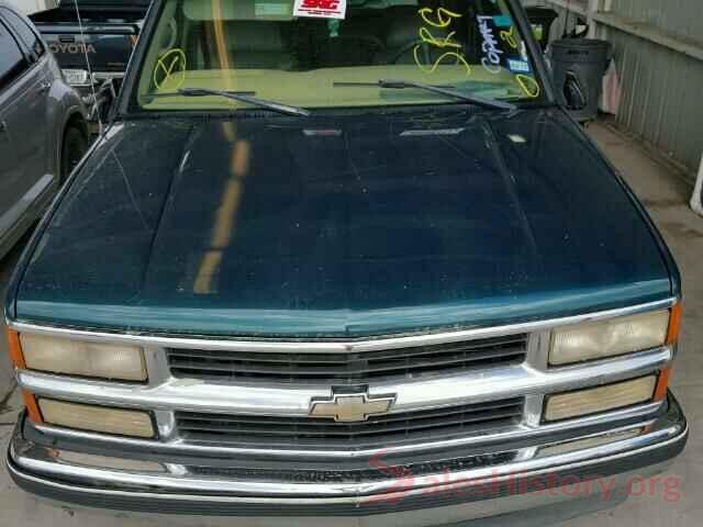 5YFBURHE3GP566123 1998 CHEVROLET TAHOE