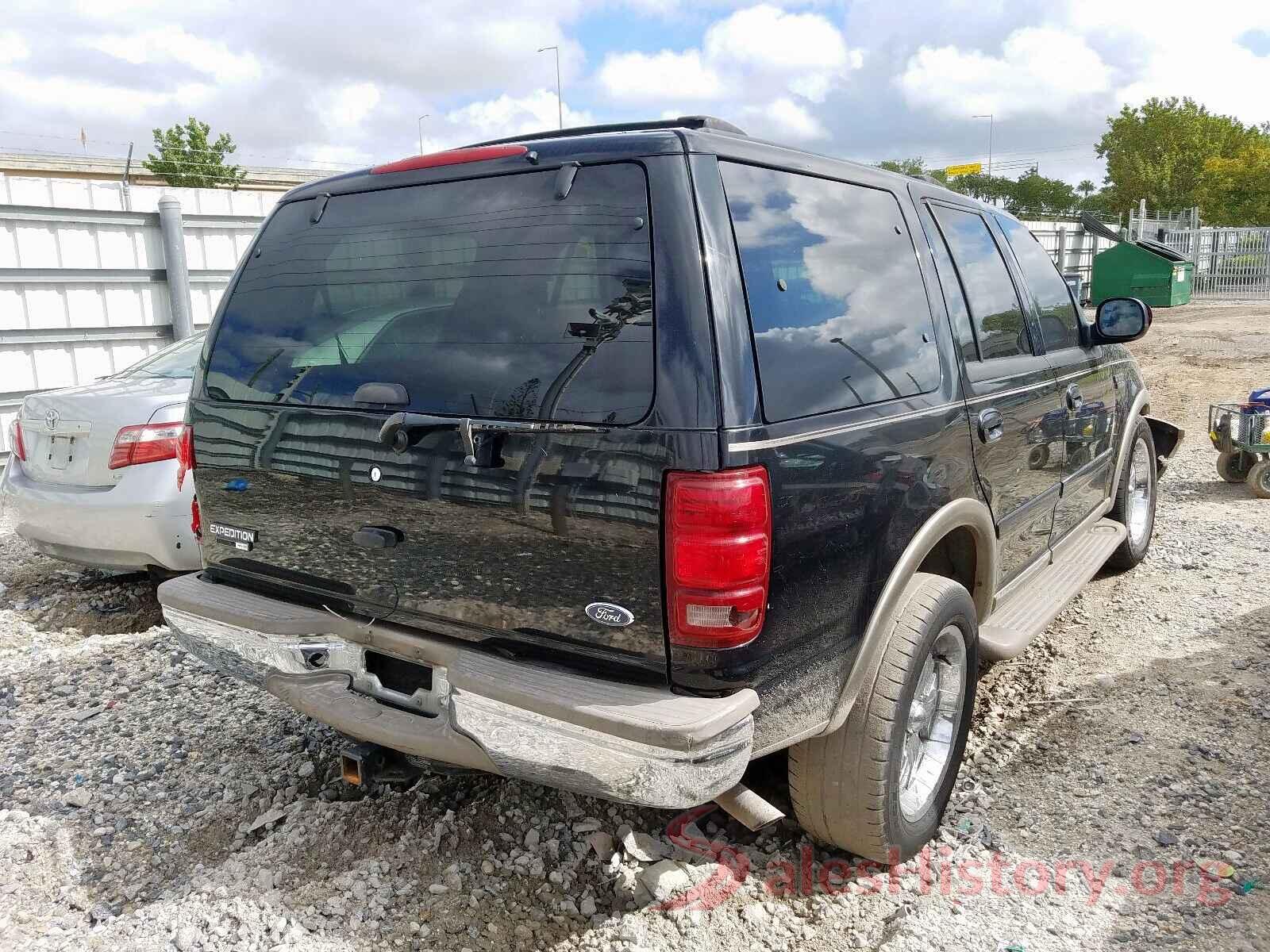 JN1BJ1CR7KW623978 2002 FORD EXPEDITION