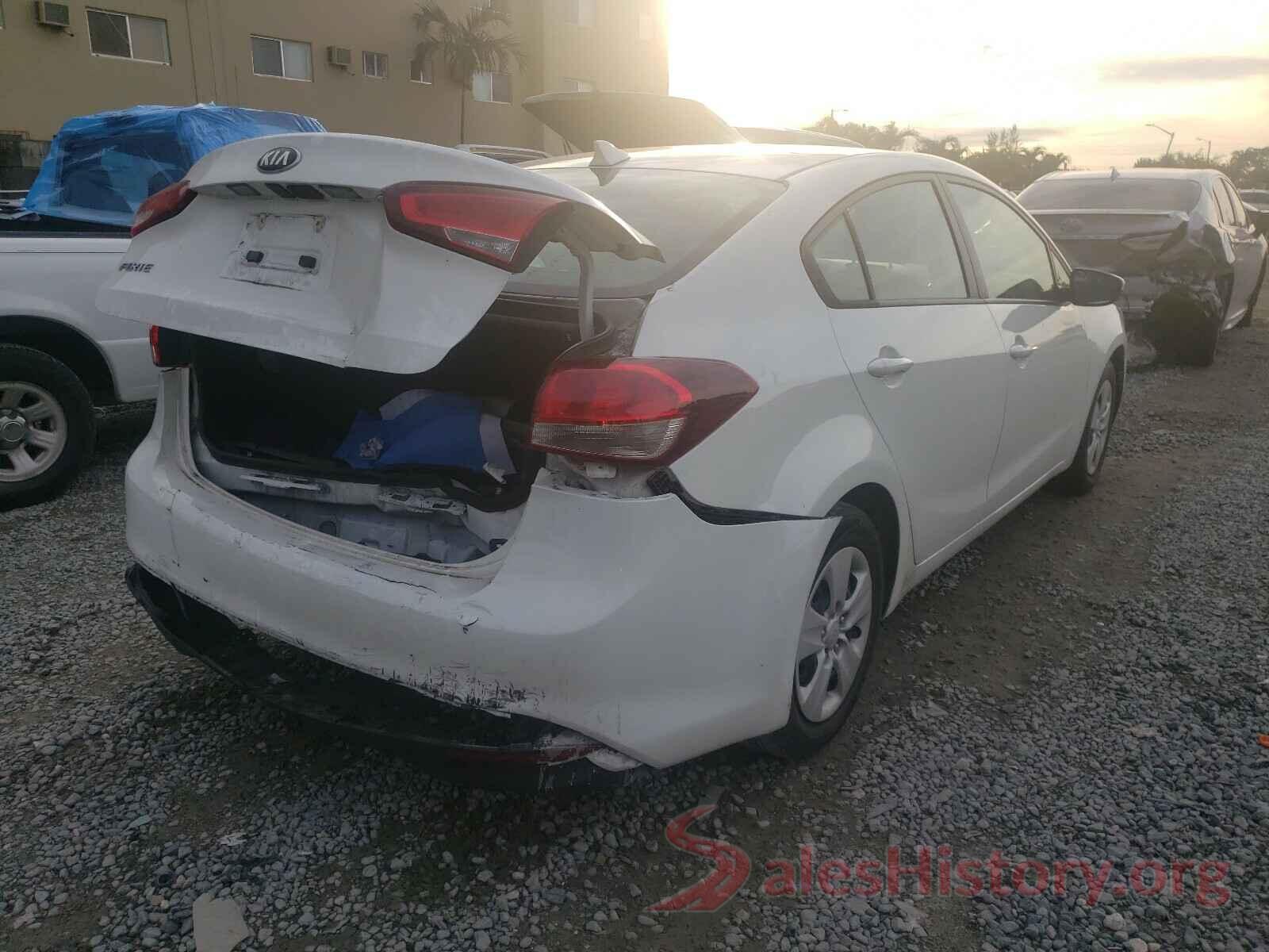 3KPFK4A74JE174833 2018 KIA FORTE