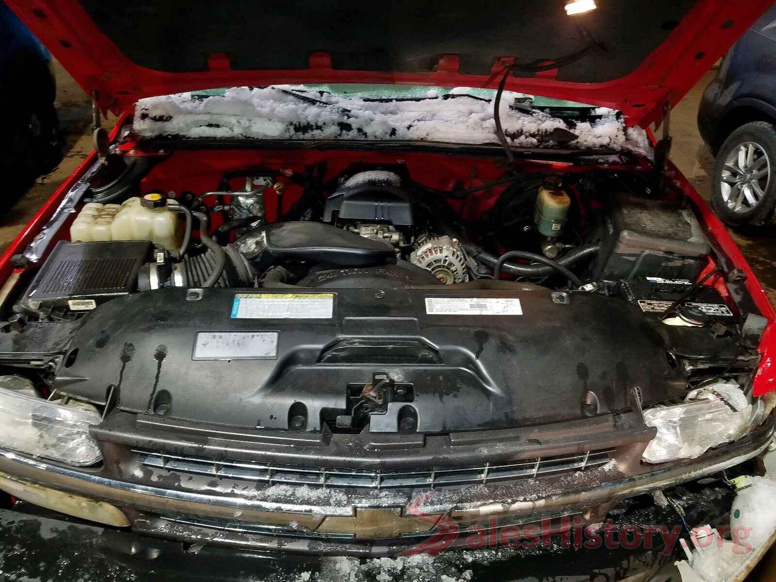 5XYZT3LB0JG565356 2000 CHEVROLET SILVERADO