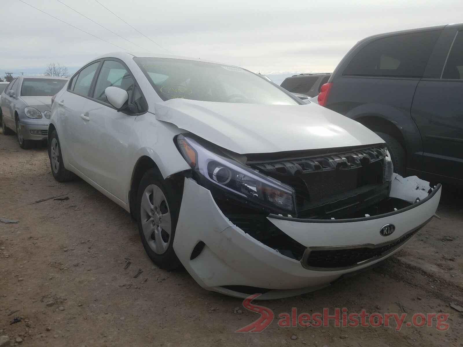 3KPFK4A71JE240075 2018 KIA FORTE