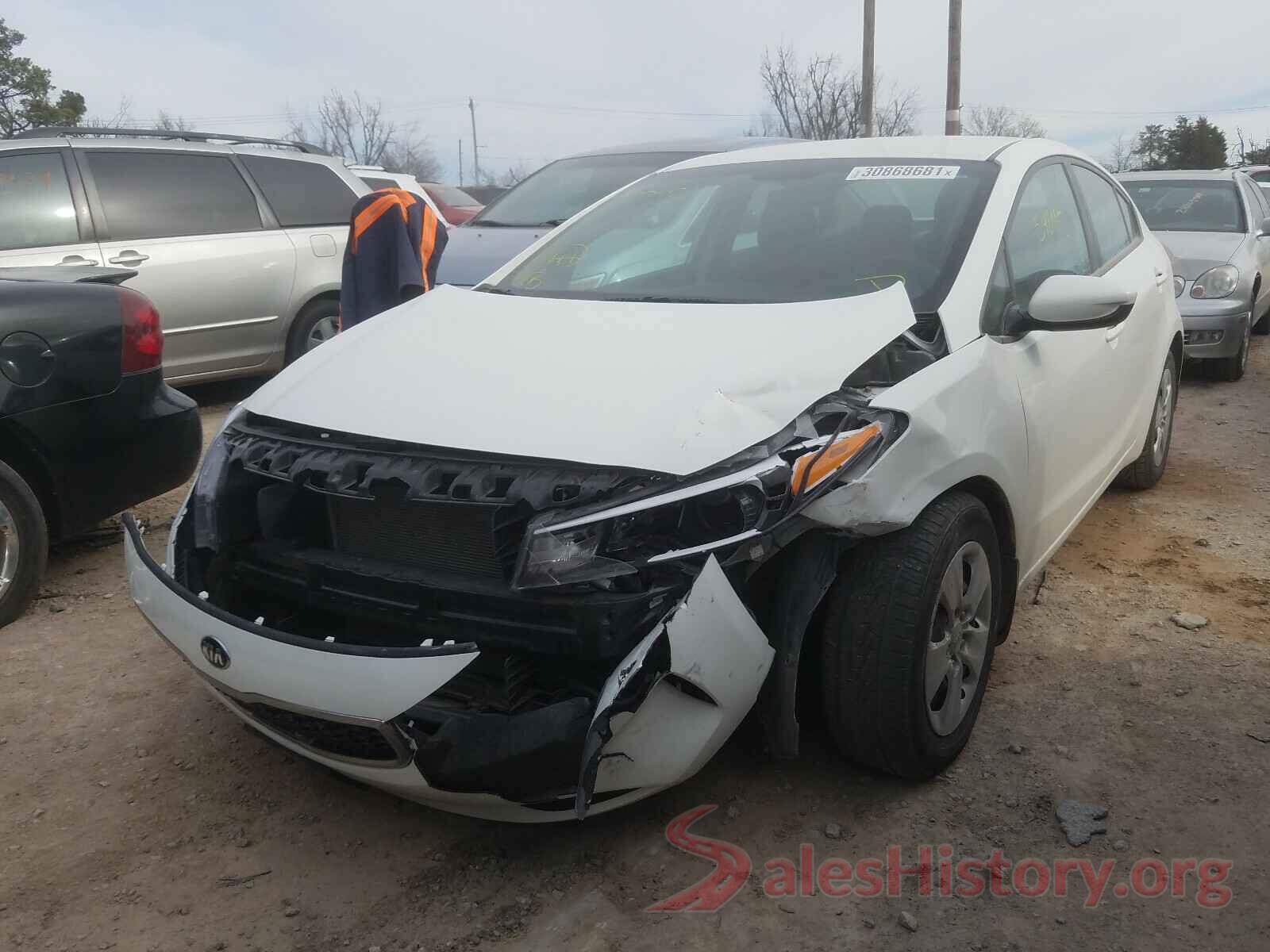 3KPFK4A71JE240075 2018 KIA FORTE