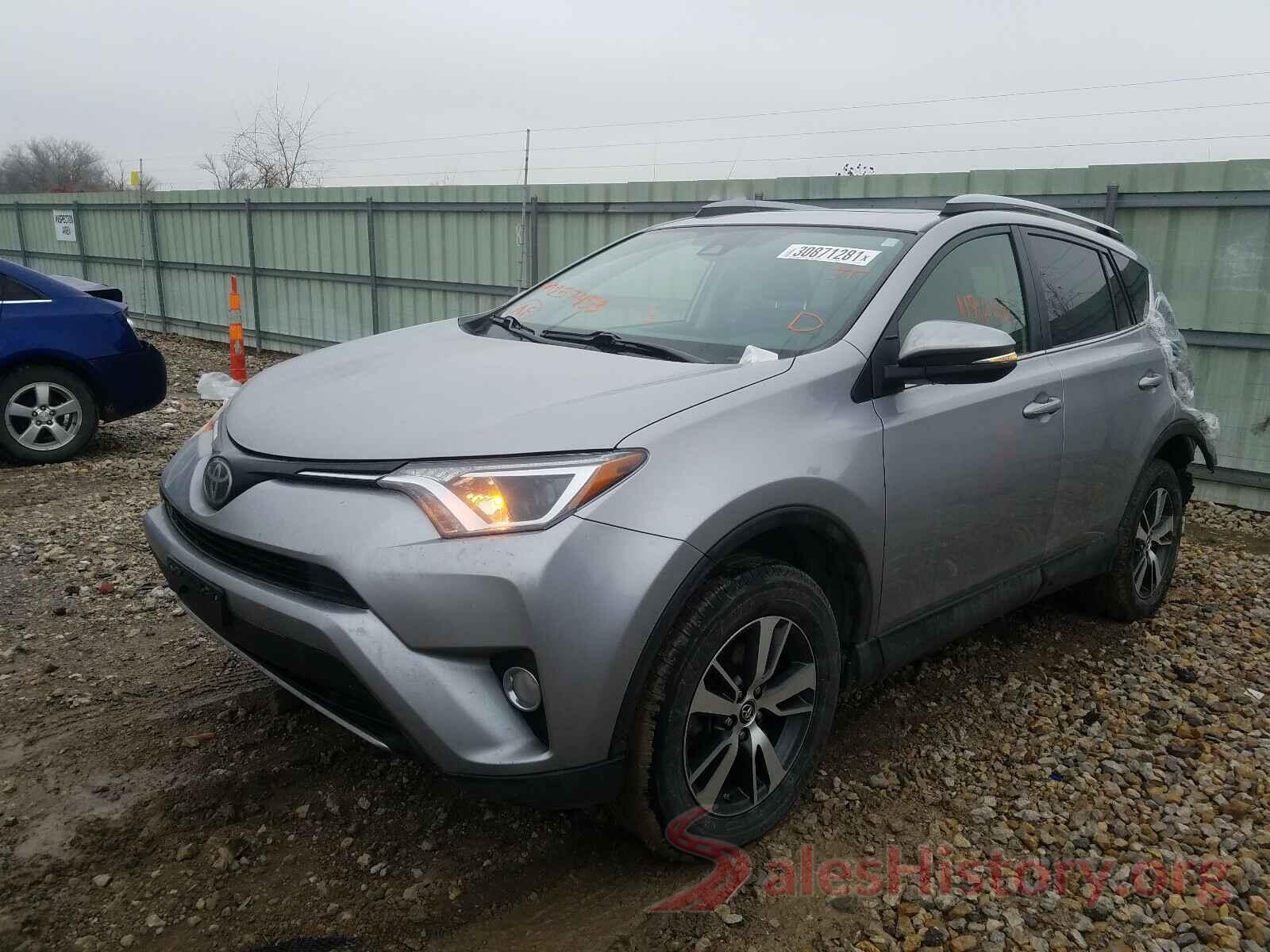 JTMRFREV3JD257453 2018 TOYOTA RAV4