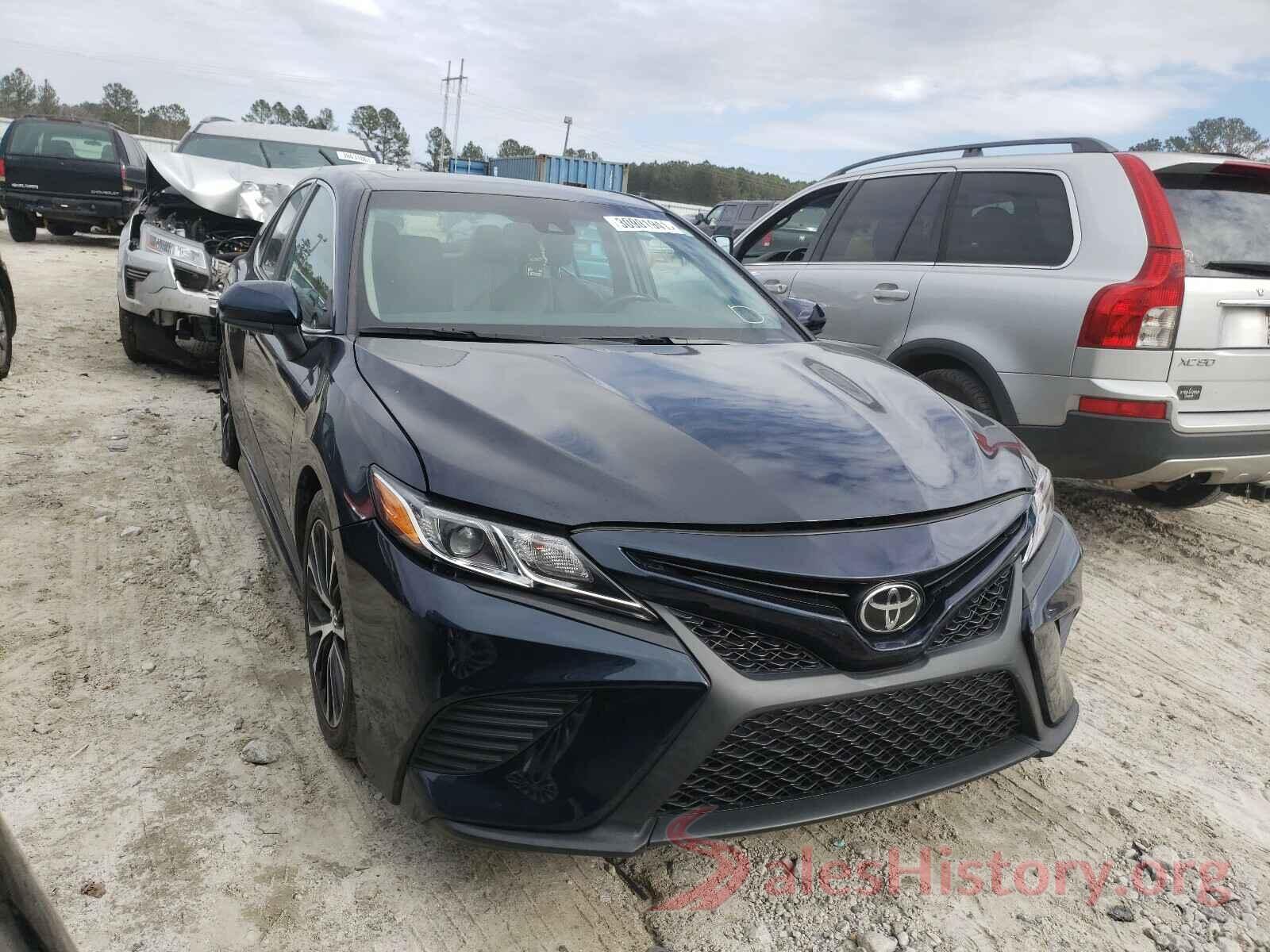 4T1B11HK2JU539744 2018 TOYOTA CAMRY