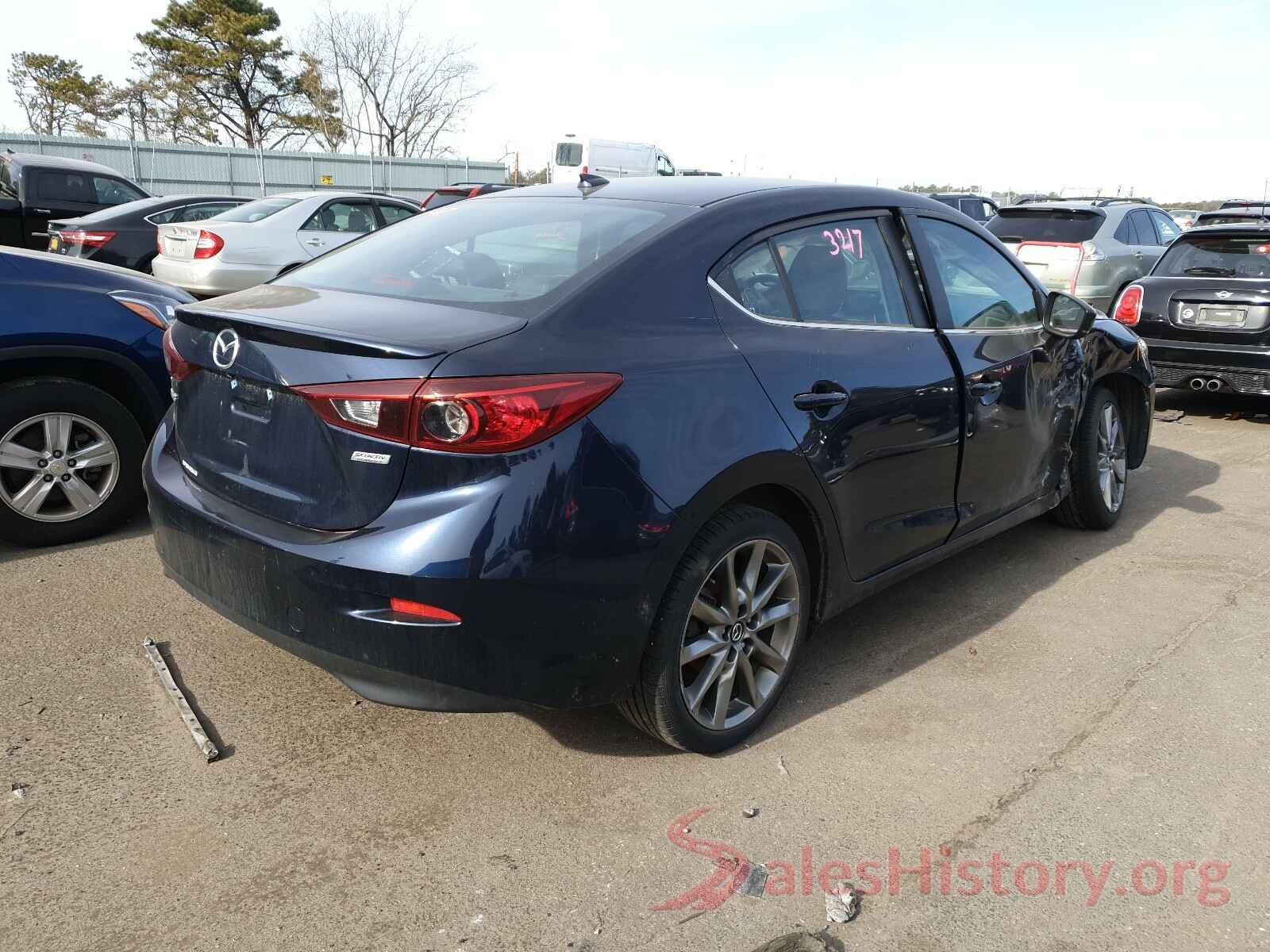 3MZBN1V30JM232628 2018 MAZDA 3