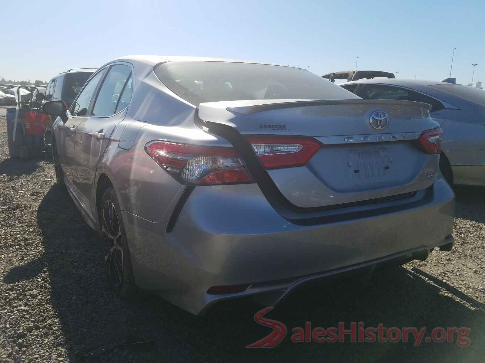 4T1B11HK1JU632609 2018 TOYOTA CAMRY