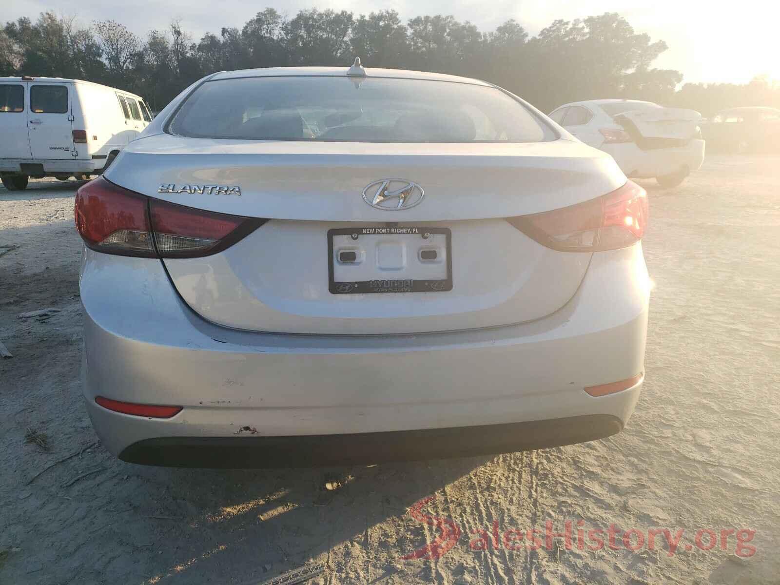 5NPDH4AE9GH770402 2016 HYUNDAI ELANTRA