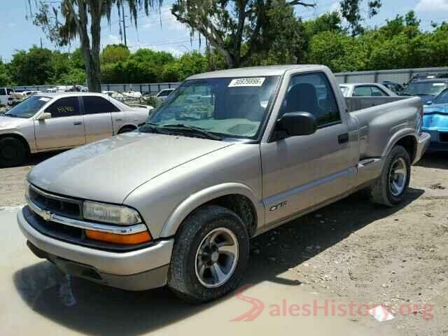 2HKRW2H87JH623549 2000 CHEVROLET S10