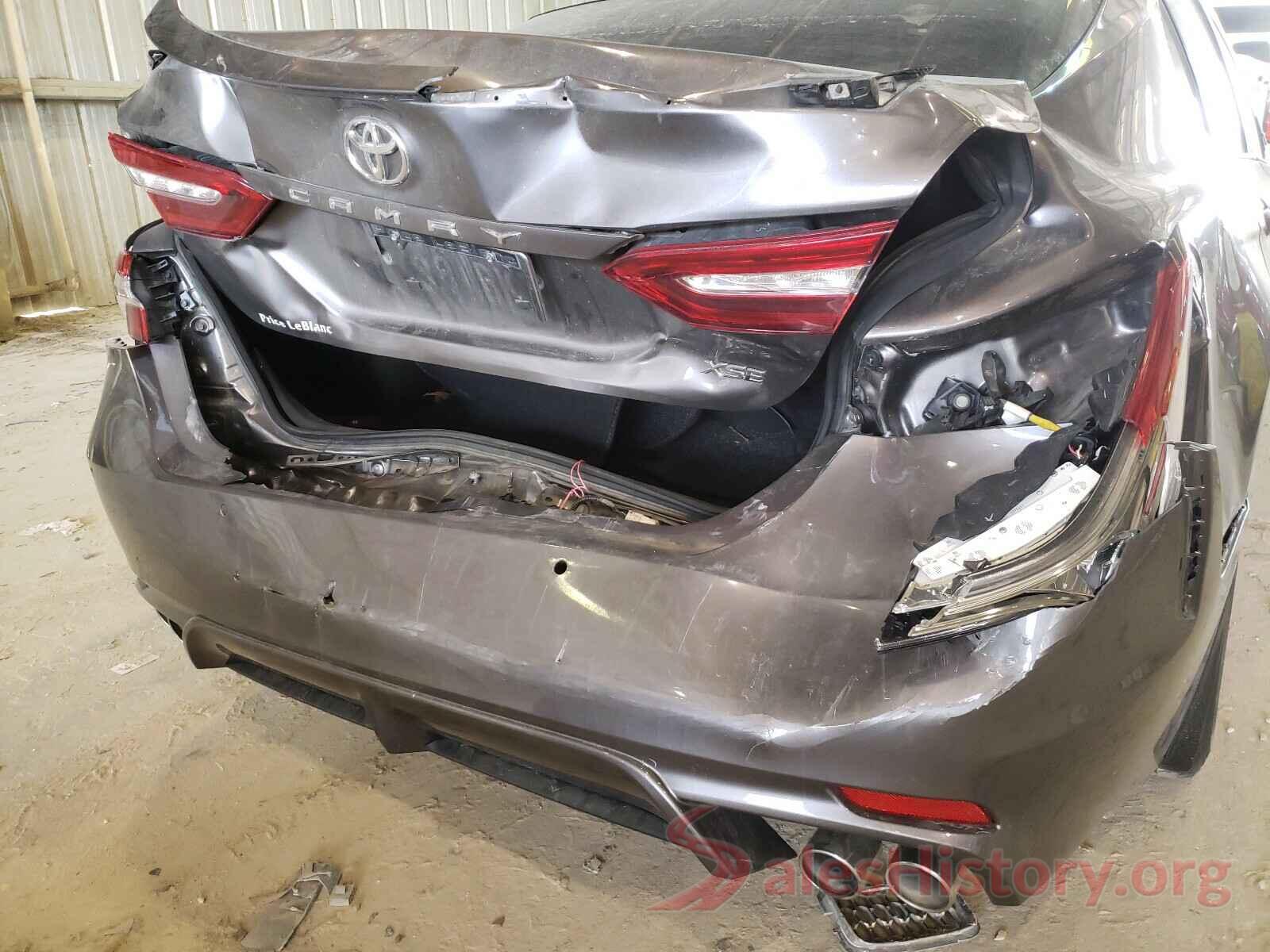 4T1B61HK4JU029719 2018 TOYOTA CAMRY