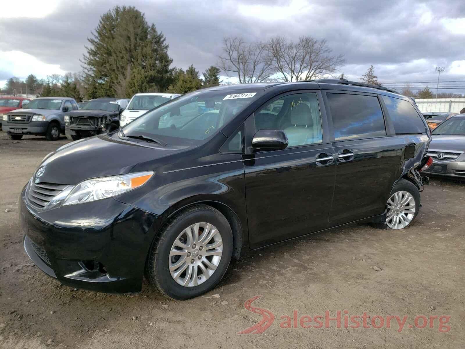 5TDYZ3DC9HS776568 2017 TOYOTA SIENNA