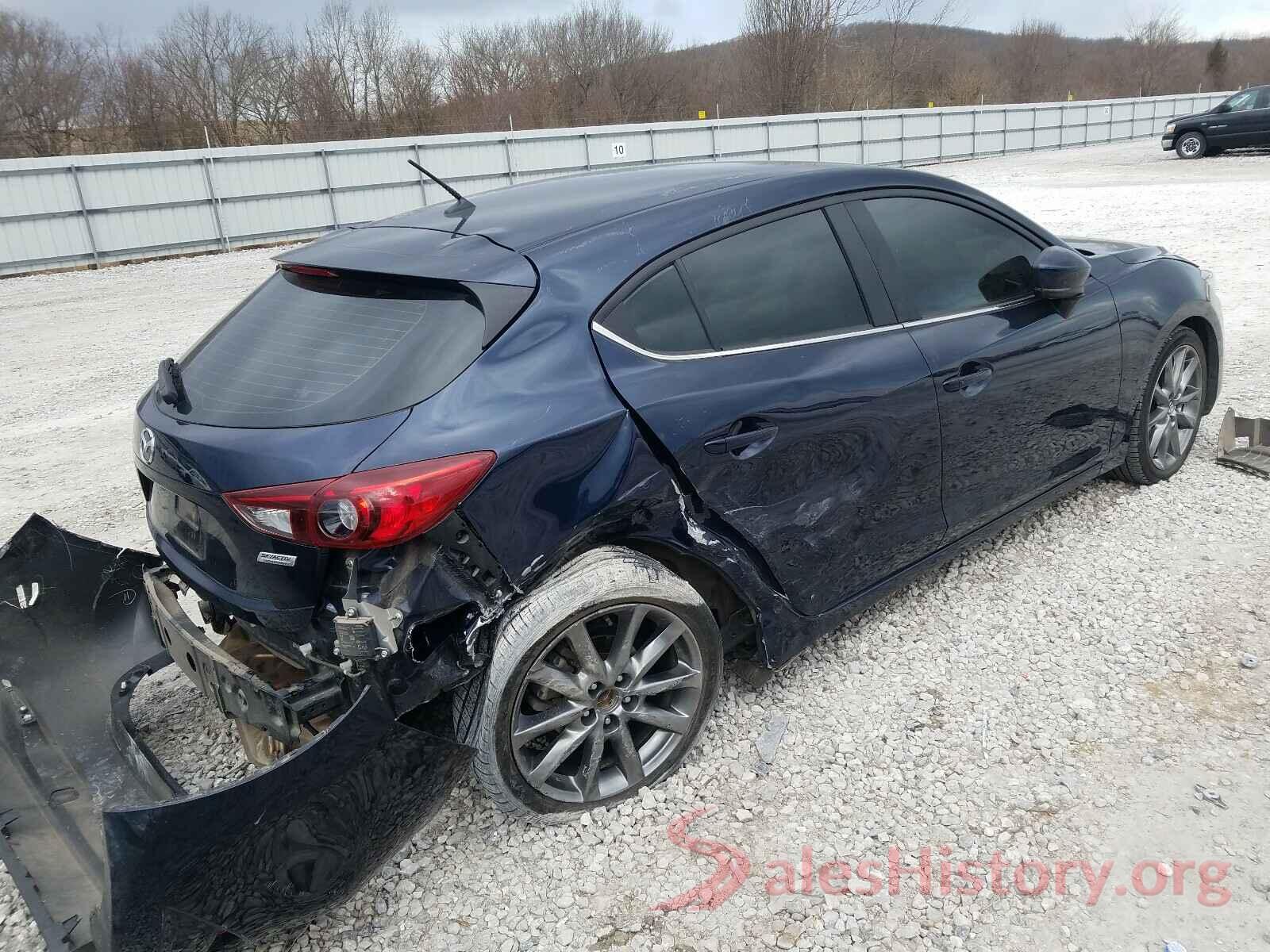 3MZBN1L33JM192290 2018 MAZDA 3