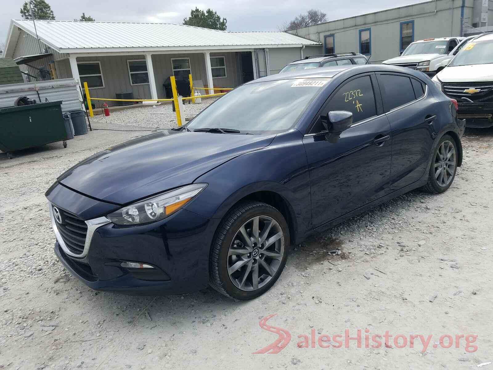 3MZBN1L33JM192290 2018 MAZDA 3