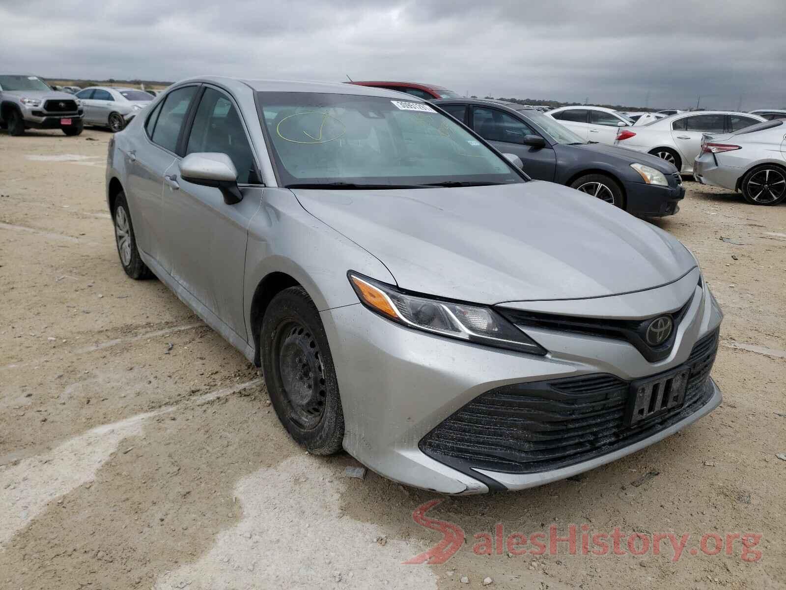 4T1B11HK1JU083039 2018 TOYOTA CAMRY