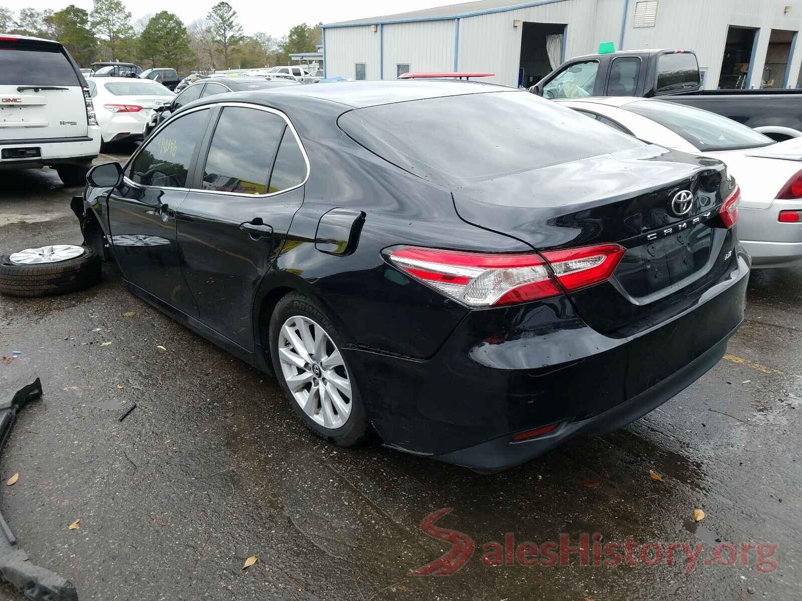 4T1B11HK9JU608090 2018 TOYOTA CAMRY