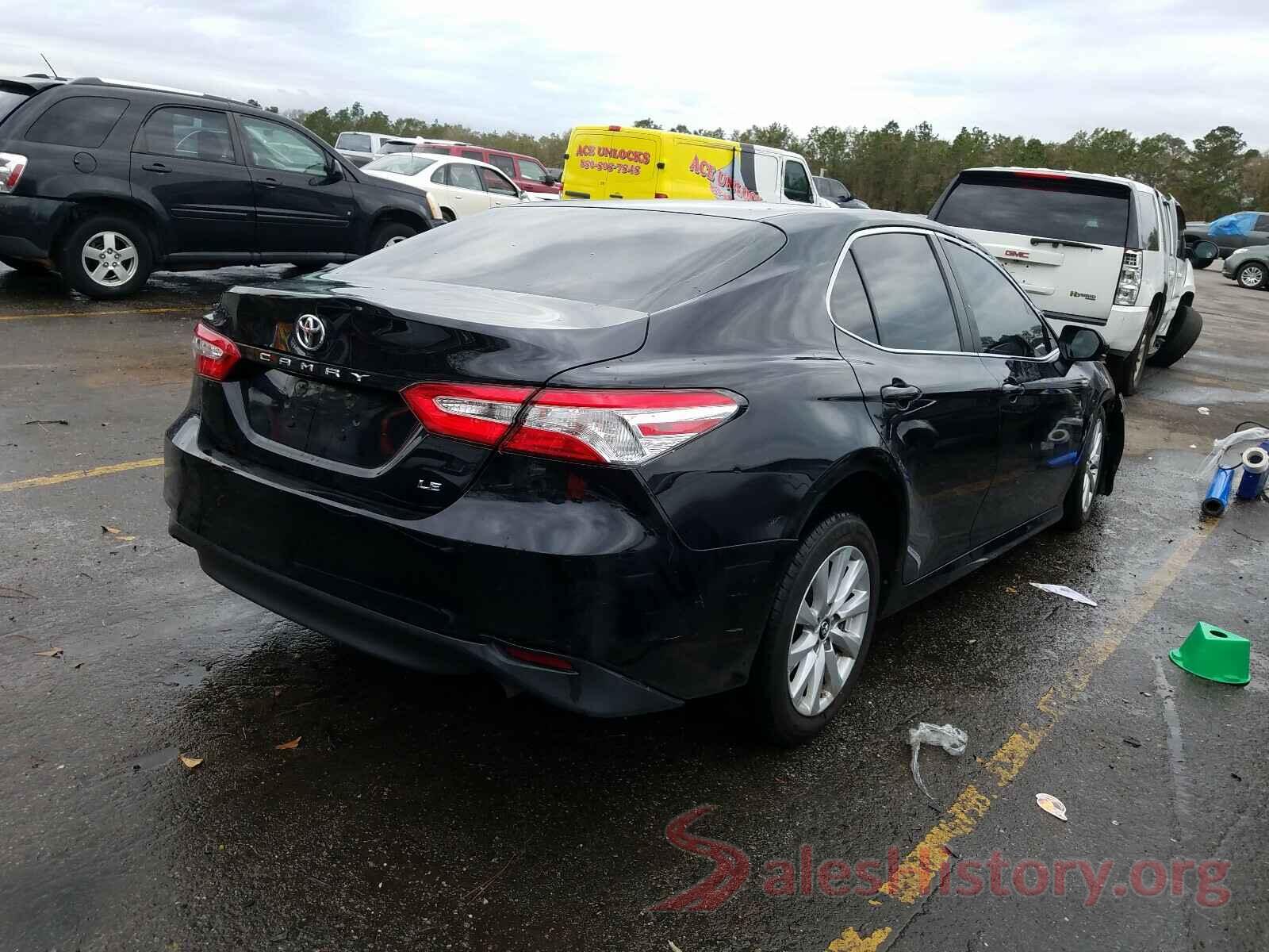 4T1B11HK9JU608090 2018 TOYOTA CAMRY