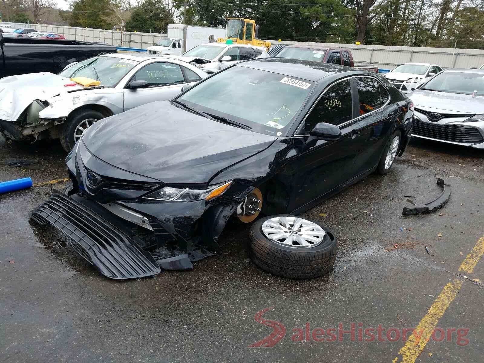 4T1B11HK9JU608090 2018 TOYOTA CAMRY